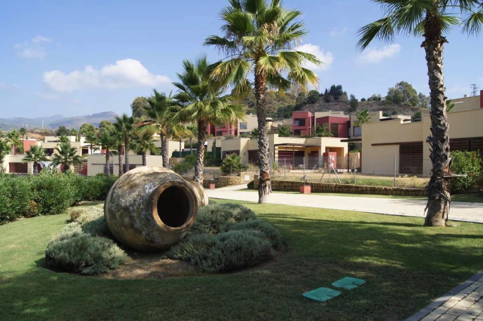 4 makuuhuone Huvila myytävänä paikassa Benahavis mukana uima-altaan 
autotalli - 679 000 € (Ref: 9419164)