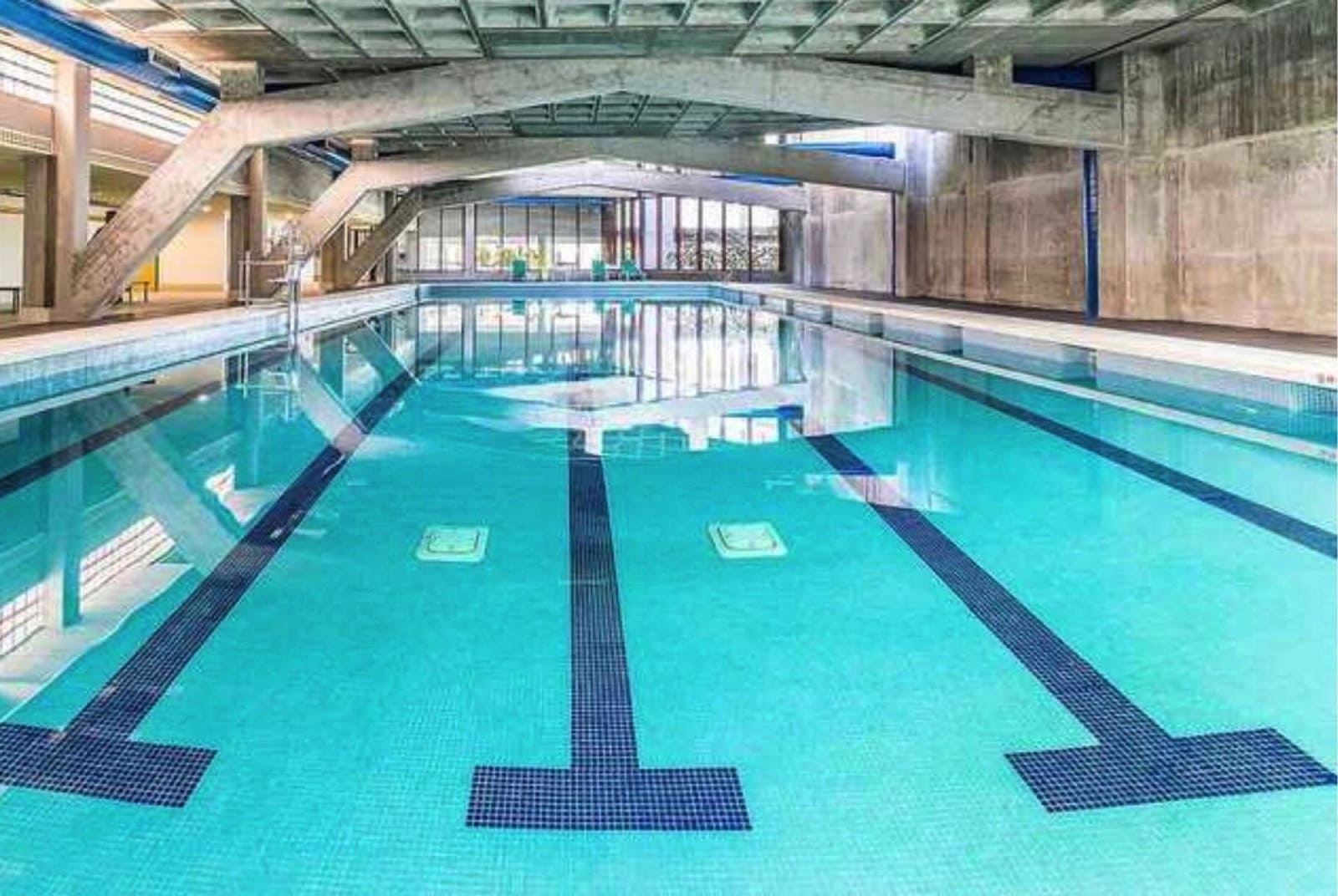 4 makuuhuone Huvila myytävänä paikassa Benahavis mukana uima-altaan 
autotalli - 679 000 € (Ref: 9419164)