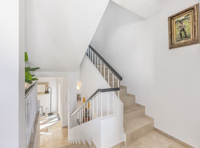 3 chambre Villa/Maison à vendre à La Duquesa / Puerto de la Duquesa, Manilva avec piscine - 475 000 € (Ref: 9419177)