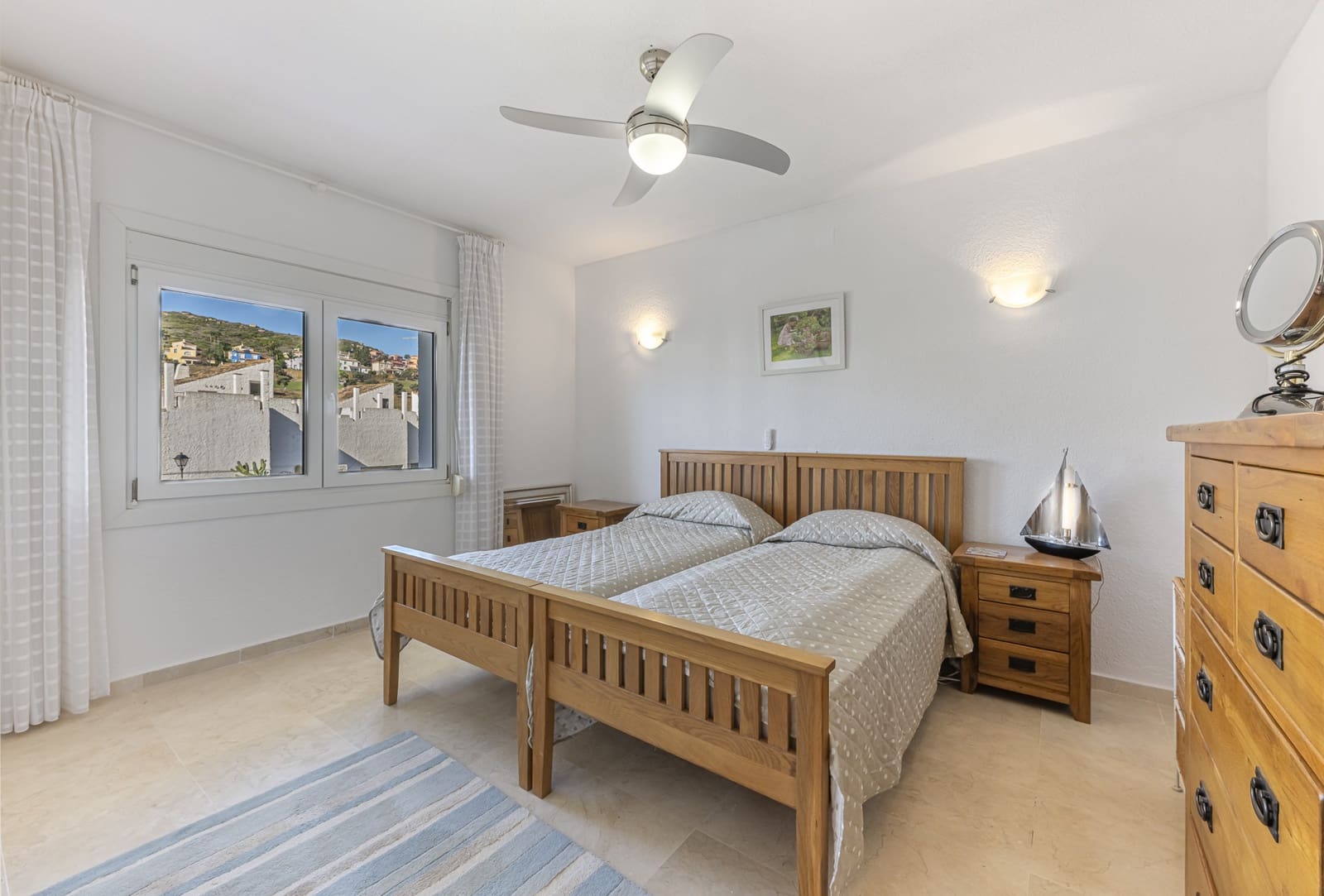 3 bedroom Villa for sale in La Duquesa / Puerto de la Duquesa with pool - € 475,000 (Ref: 9419177)