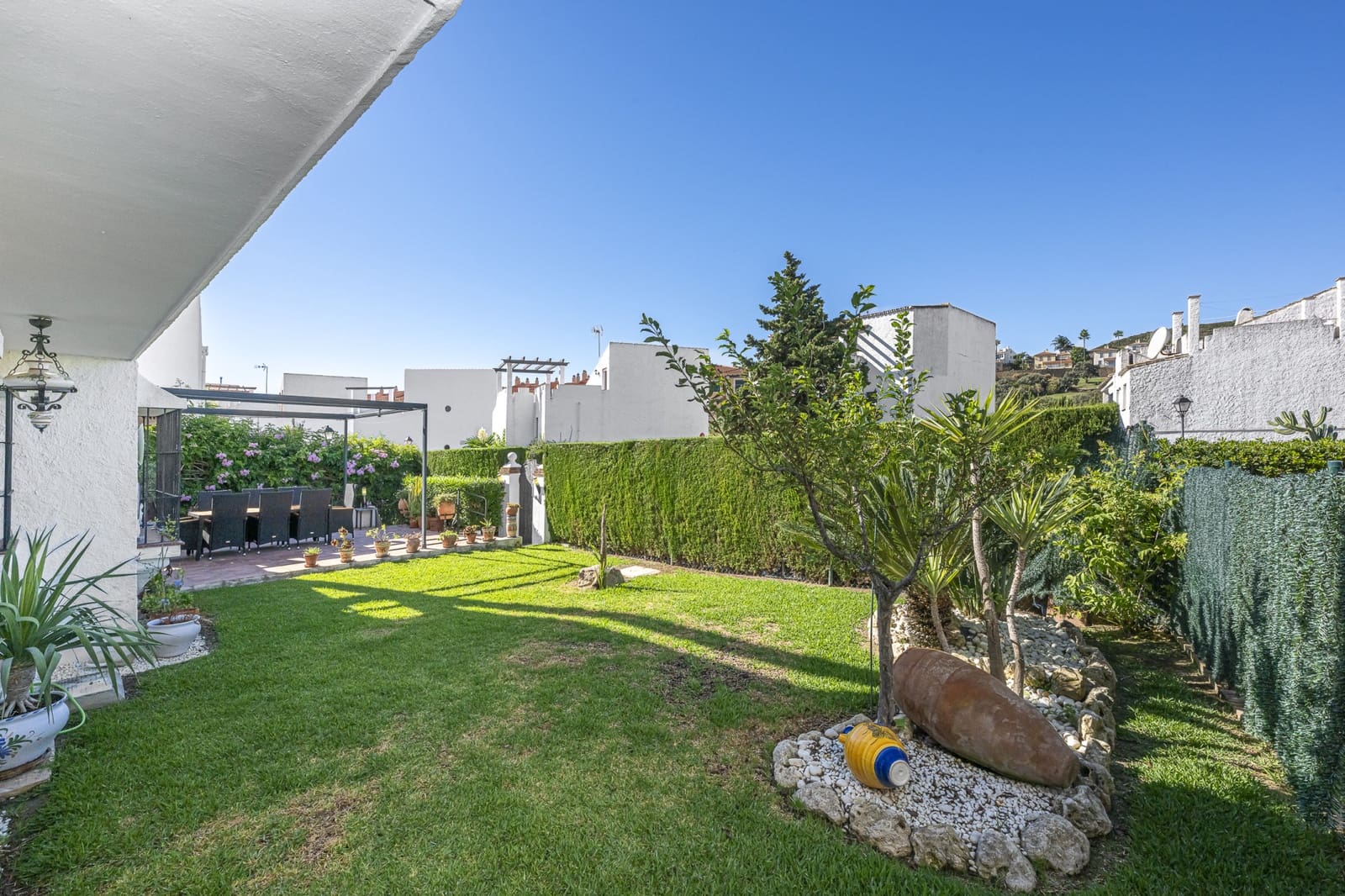 3 bedroom Villa for sale in La Duquesa / Puerto de la Duquesa with pool - € 475,000 (Ref: 9419177)