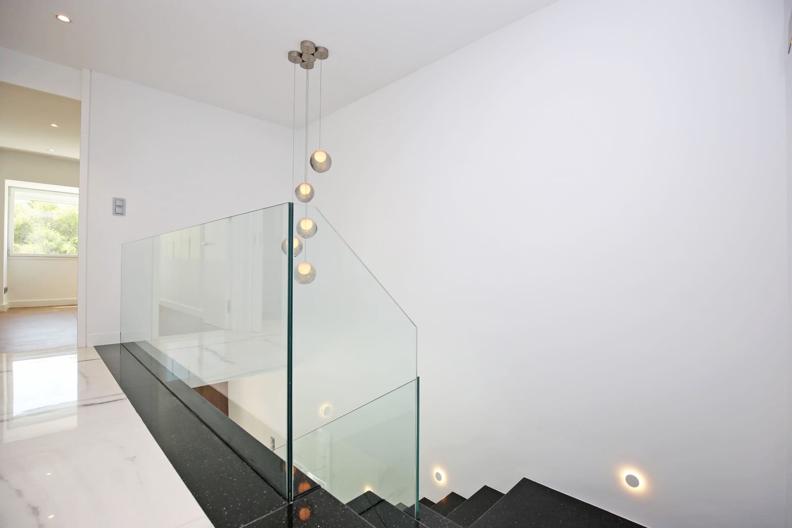 5 slaapkamer Huis te koop in Nueva Andalucia met zwembad - € 1.850.000 (Ref: 9429522)