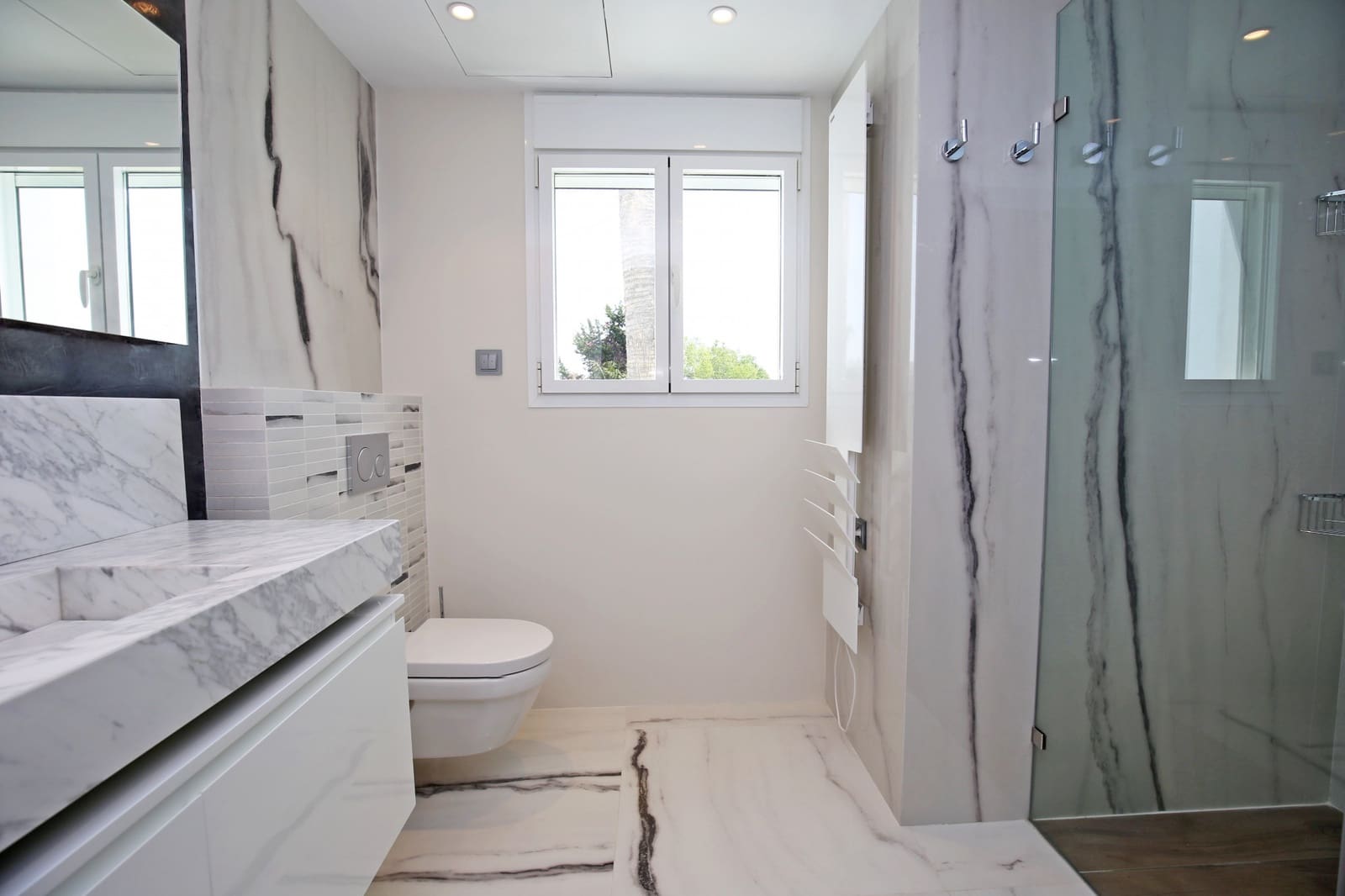 5 slaapkamer Huis te koop in Nueva Andalucia met zwembad - € 1.850.000 (Ref: 9429522)