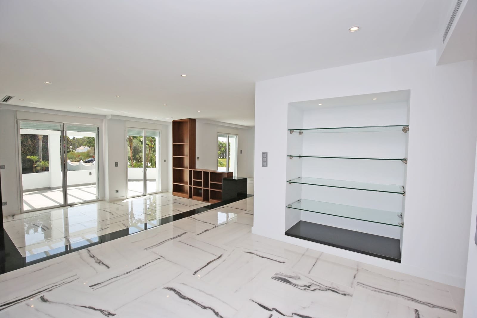 5 slaapkamer Huis te koop in Nueva Andalucia met zwembad - € 1.850.000 (Ref: 9429522)