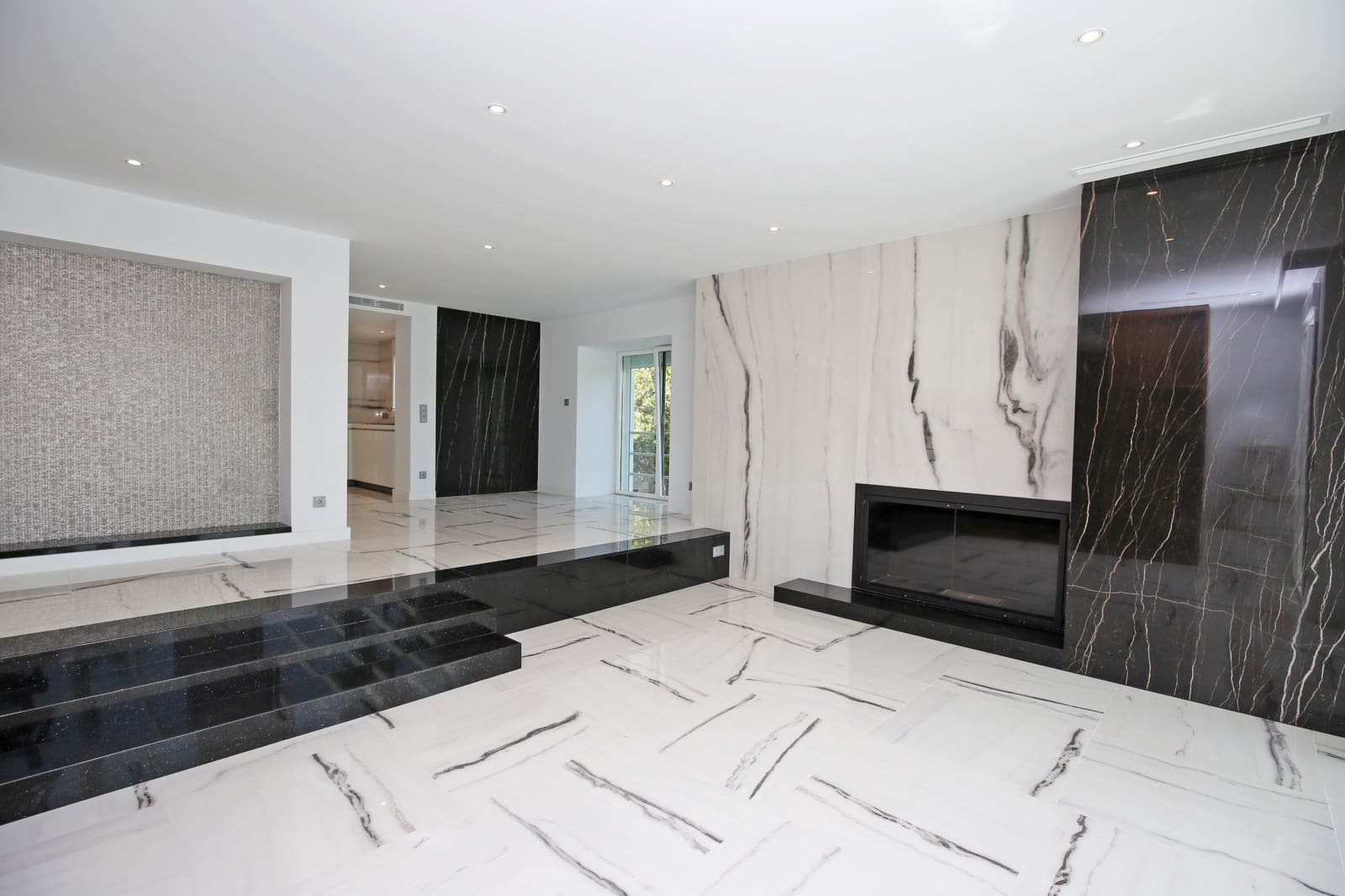 5 slaapkamer Huis te koop in Nueva Andalucia met zwembad - € 1.850.000 (Ref: 9429522)