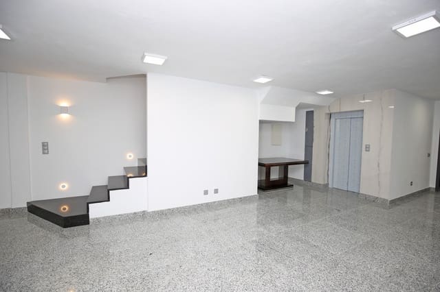 5 soveværelse Byhus til salg i Nueva Andalucia, Marbella med swimmingpool - € 1.850.000 (Ref: 9429522)