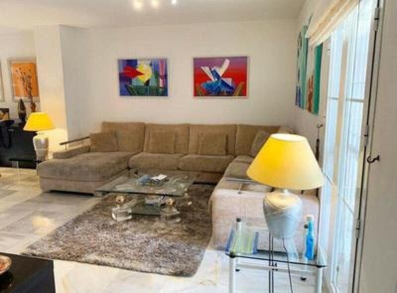 5 soverom Leilighet til salgs i Marbella med svømmebasseng garasje - € 740 000 (Ref: 9433101)