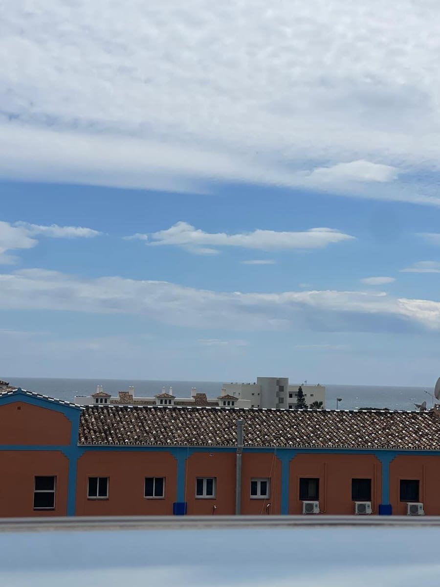 4 sypialnia Dom na sprzedaż w Sitio de Calahonda z basenem garażem - 660 000 € (Ref: 9439529)