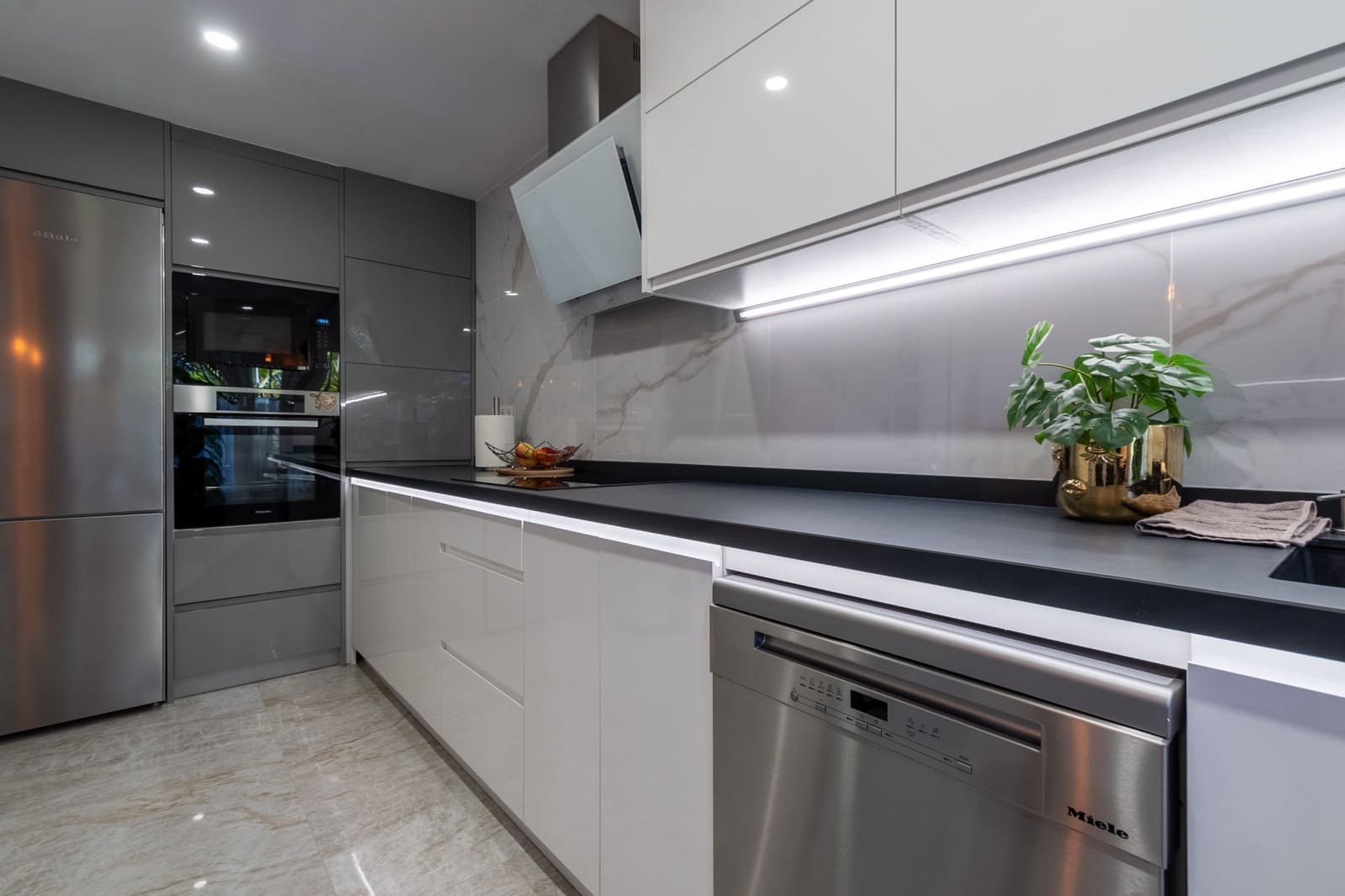 4 sypialnia Dom na sprzedaż w Sitio de Calahonda z basenem garażem - 660 000 € (Ref: 9439529)