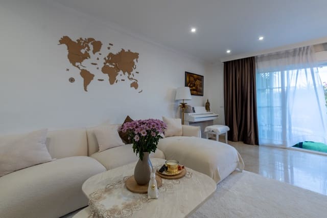 4 soveværelse Byhus til salg i Sitio de Calahonda, Mijas med swimmingpool garage - € 660.000 (Ref: 9439529)