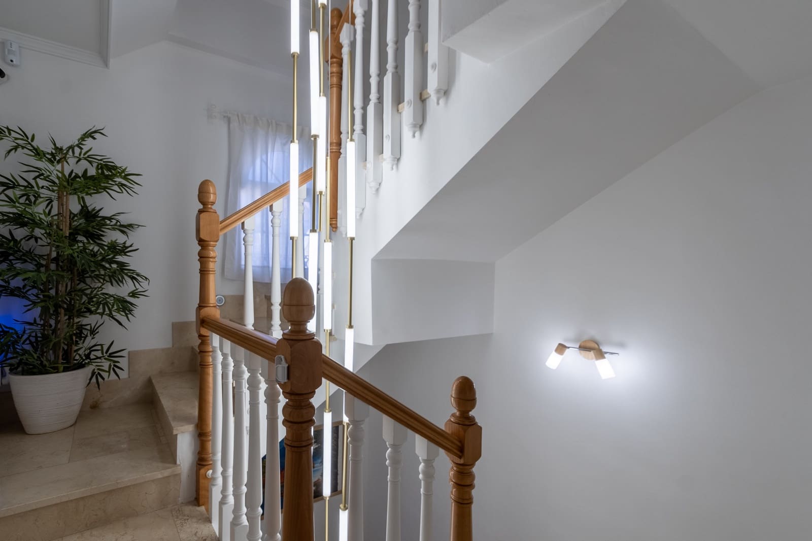 4 sypialnia Dom na sprzedaż w Sitio de Calahonda z basenem garażem - 660 000 € (Ref: 9439529)