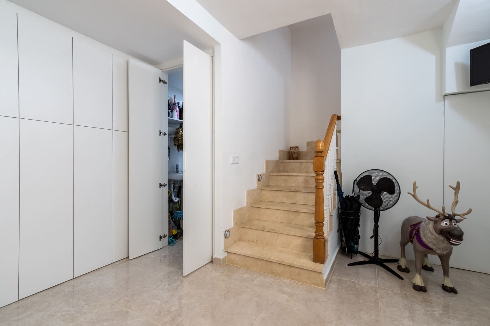 4 sypialnia Dom na sprzedaż w Sitio de Calahonda z basenem garażem - 660 000 € (Ref: 9439529)