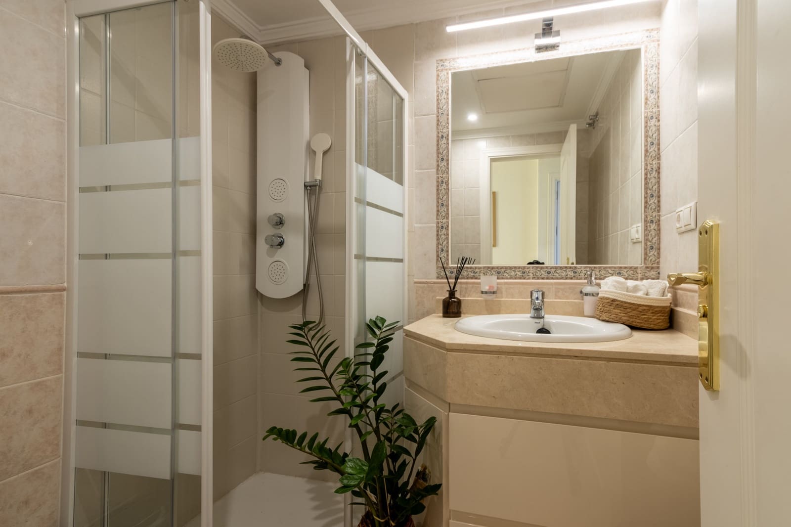 4 sypialnia Dom na sprzedaż w Sitio de Calahonda z basenem garażem - 660 000 € (Ref: 9439529)