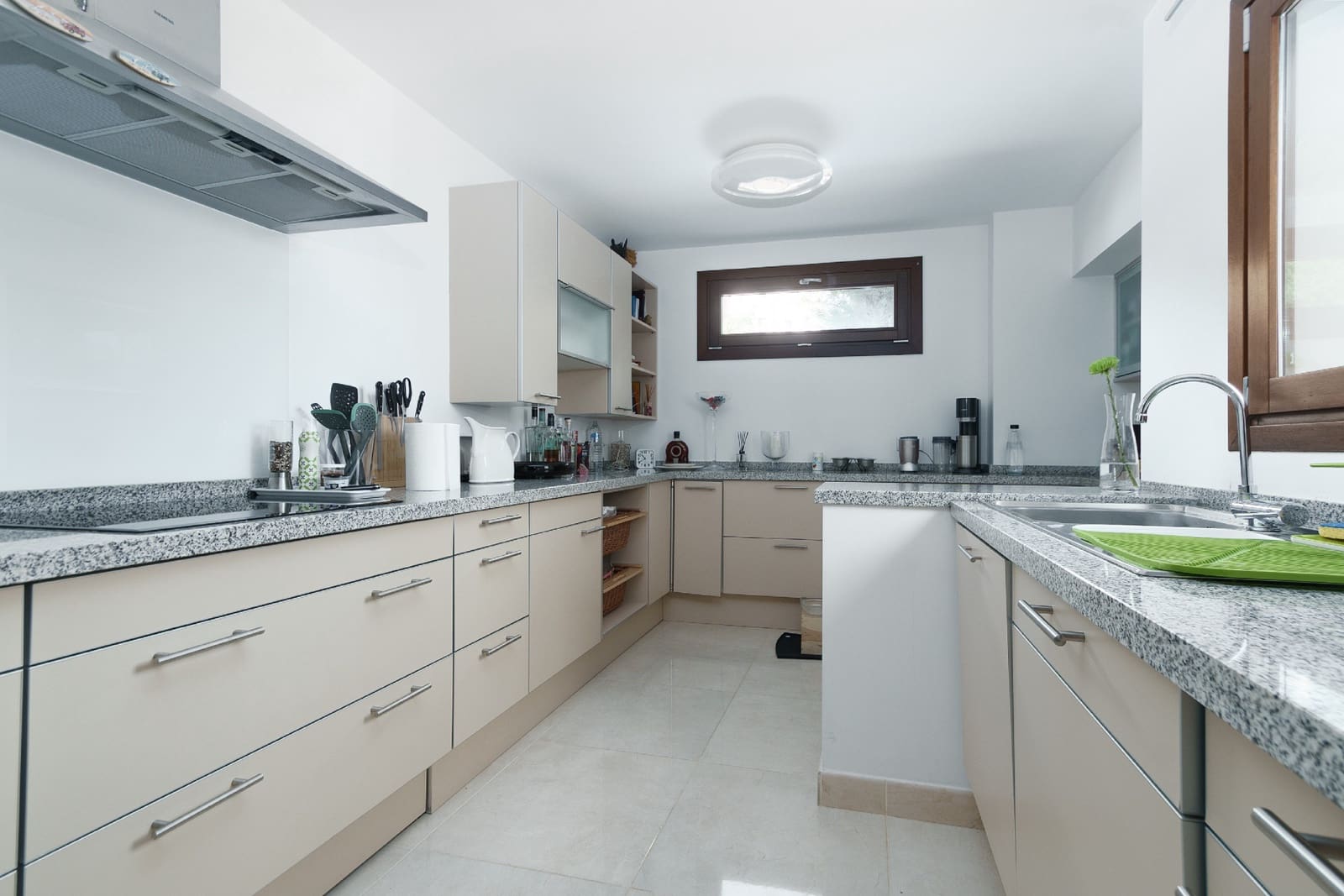 3 chambre Maison de Ville à vendre à Benahavis avec piscine garage - 825 000 € (Ref: 9439532)