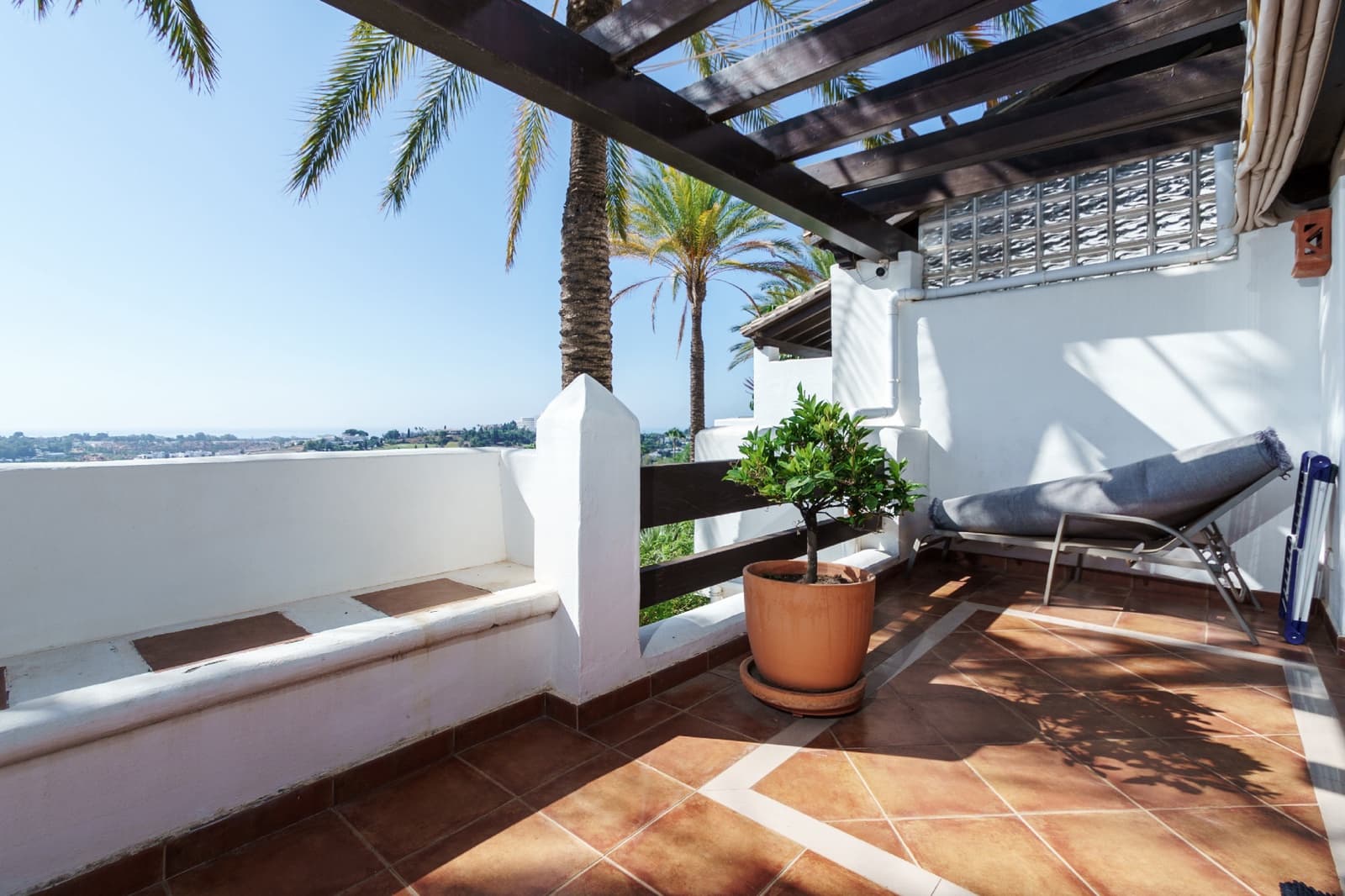 3 chambre Maison de Ville à vendre à Benahavis avec piscine garage - 825 000 € (Ref: 9439532)