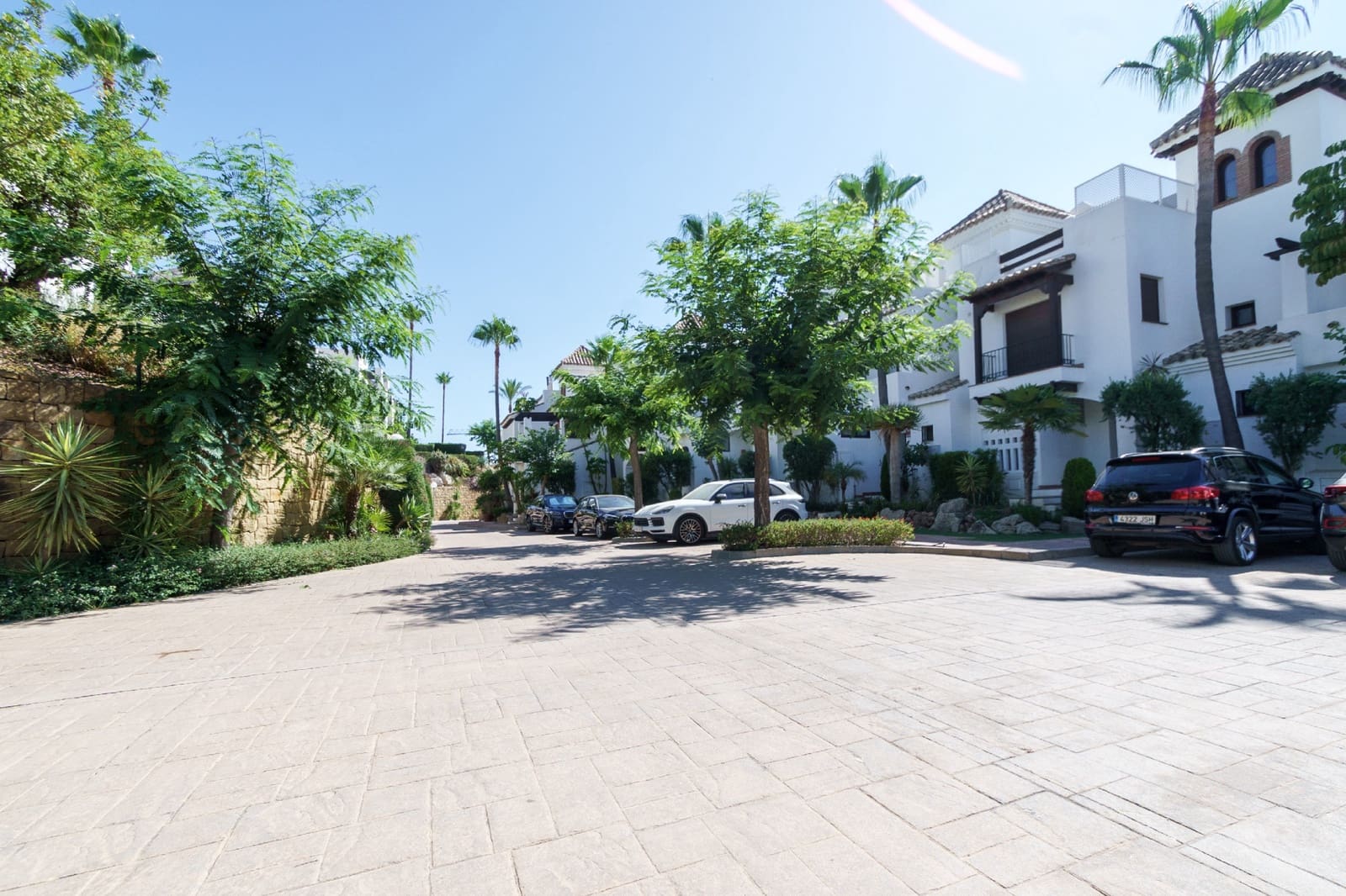 3 chambre Maison de Ville à vendre à Benahavis avec piscine garage - 825 000 € (Ref: 9439532)