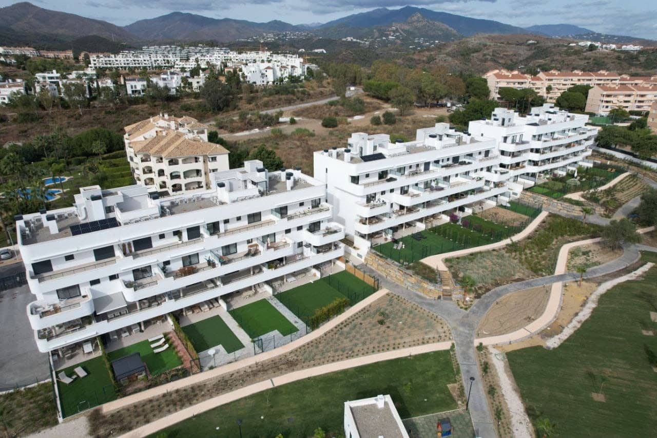 2 bedroom Apartment for sale in Estepona with pool garage - € 445,000 (Ref: 9439534)