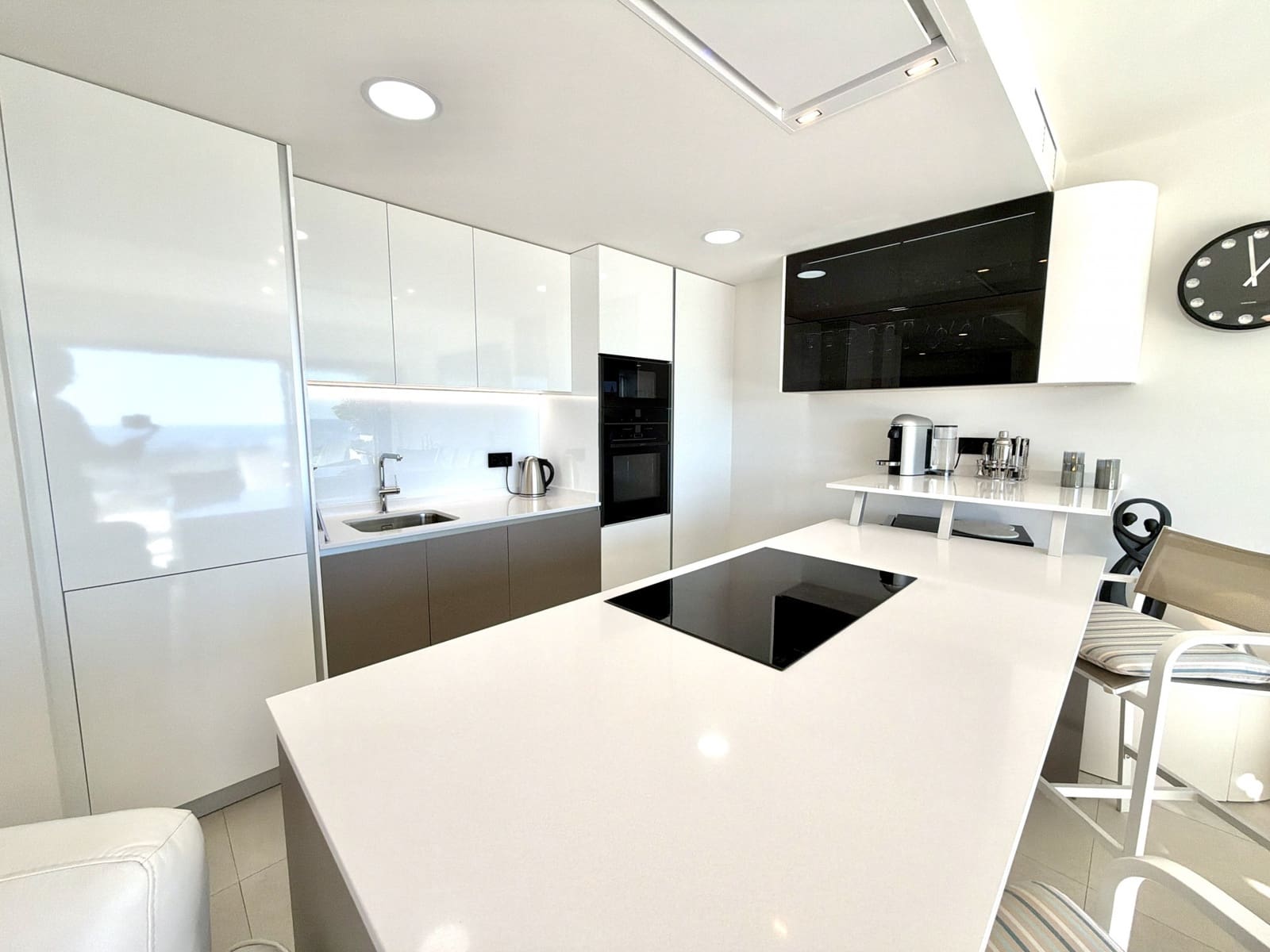 2 chambre Penthouse à vendre à La Cala de Mijas avec piscine garage - 995 000 € (Ref: 9445858)