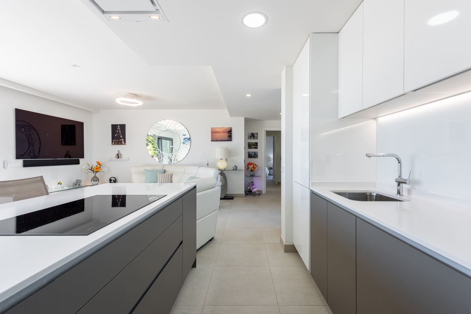 2 soverom Penthouse til salgs i La Cala de Mijas med svømmebasseng garasje - € 995 000 (Ref: 9445858)