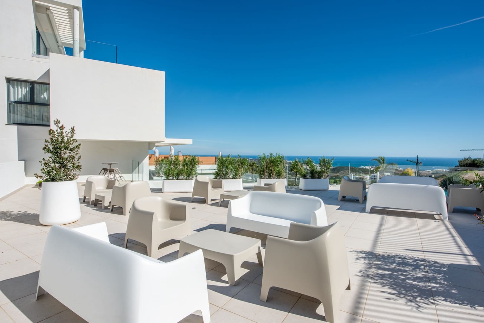 2 soverom Penthouse til salgs i La Cala de Mijas med svømmebasseng garasje - € 995 000 (Ref: 9445858)