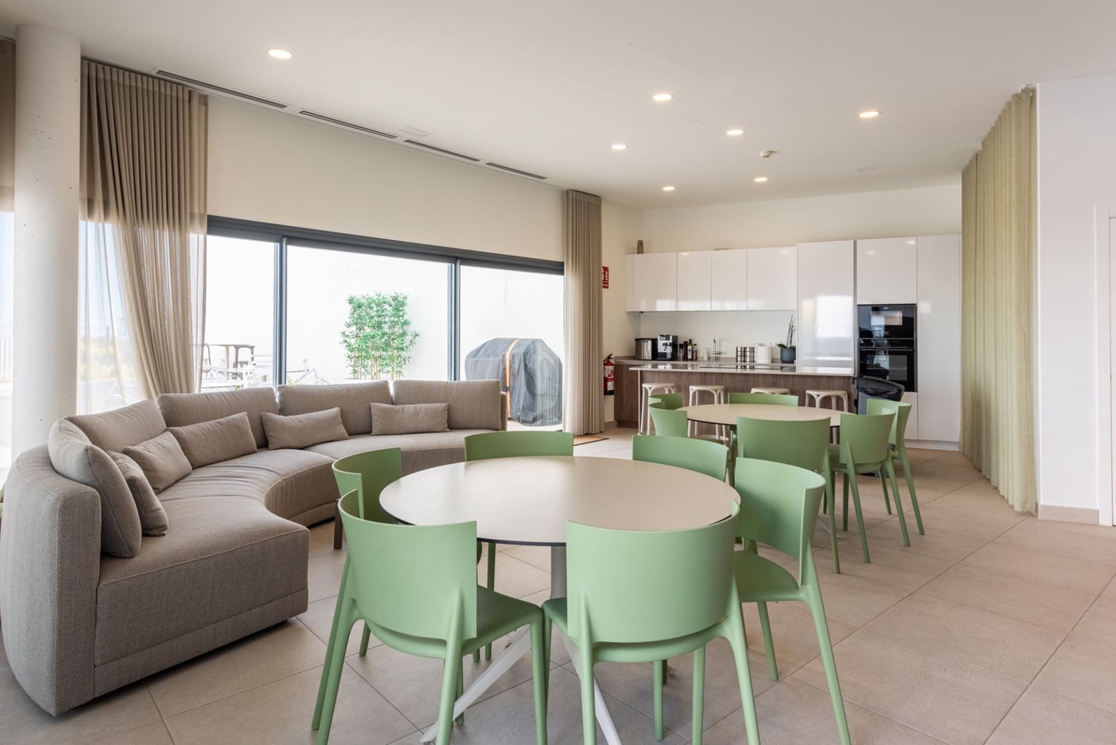 2 soverom Penthouse til salgs i La Cala de Mijas med svømmebasseng garasje - € 995 000 (Ref: 9445858)