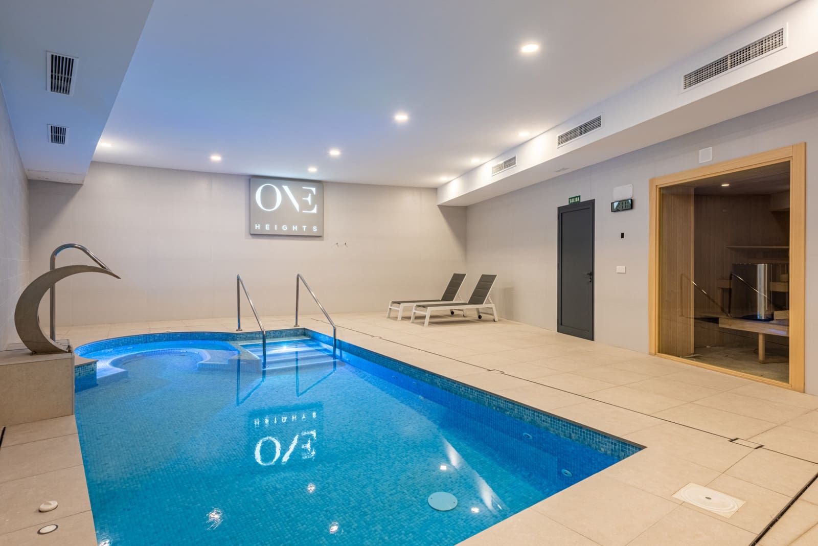 2 soverom Penthouse til salgs i La Cala de Mijas med svømmebasseng garasje - € 995 000 (Ref: 9445858)