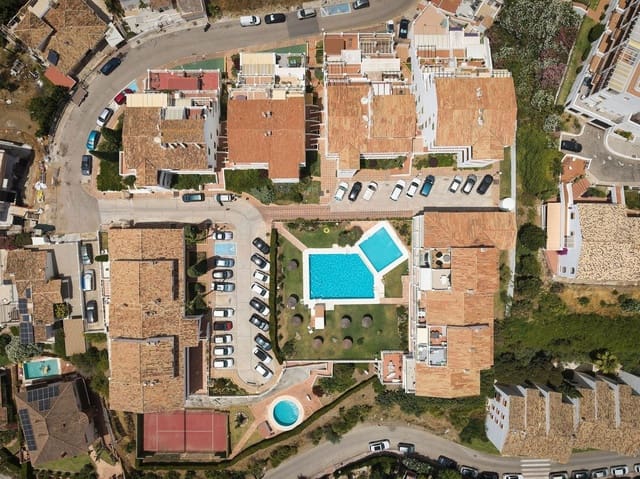 1 soverom Penthouse til salgs i Riviera del Sol, Mijas med svømmebasseng - € 295 000 (Ref: 9448849)