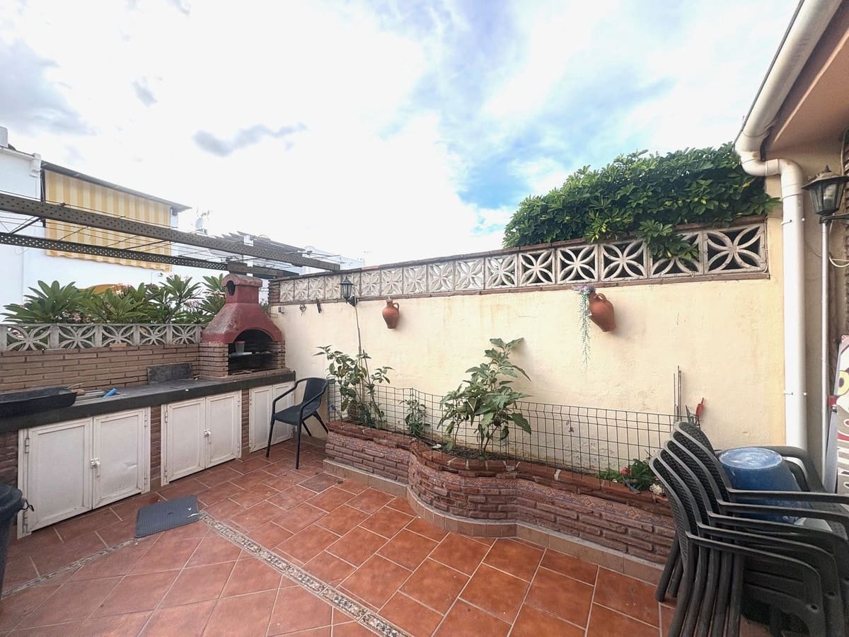 4 slaapkamer Huis te koop in San Pedro de Alcantara met zwembad garage - € 449.000 (Ref: 9448851)