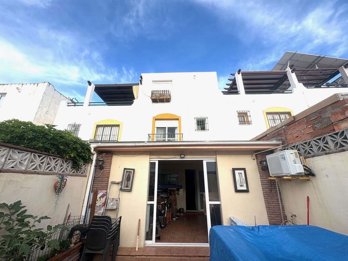 4 slaapkamer Huis te koop in San Pedro de Alcantara met zwembad garage - € 449.000 (Ref: 9448851)