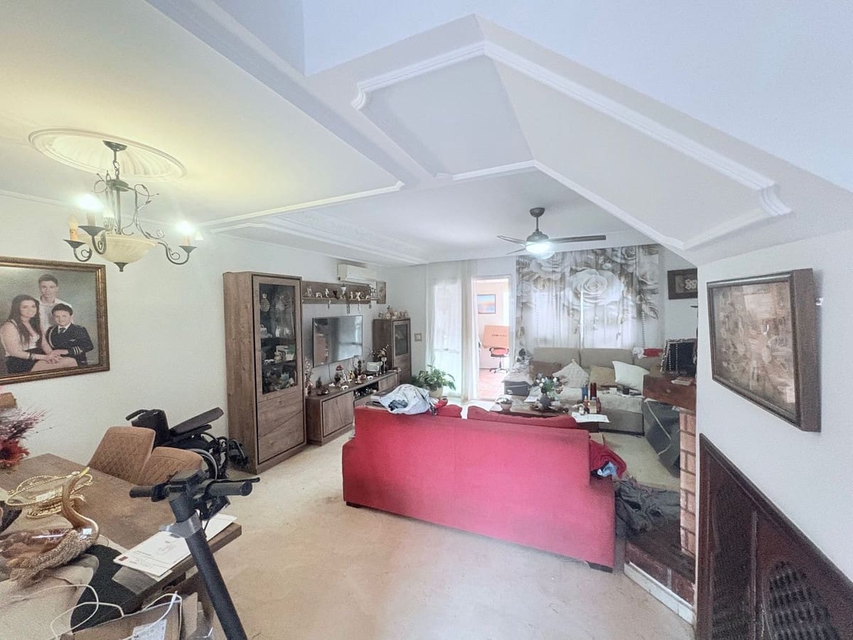 4 slaapkamer Huis te koop in San Pedro de Alcantara met zwembad garage - € 449.000 (Ref: 9448851)