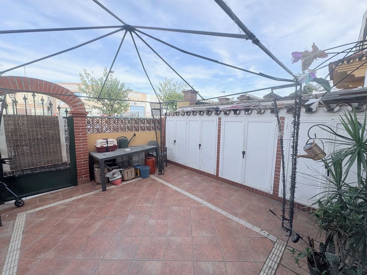 4 slaapkamer Huis te koop in San Pedro de Alcantara met zwembad garage - € 449.000 (Ref: 9448851)