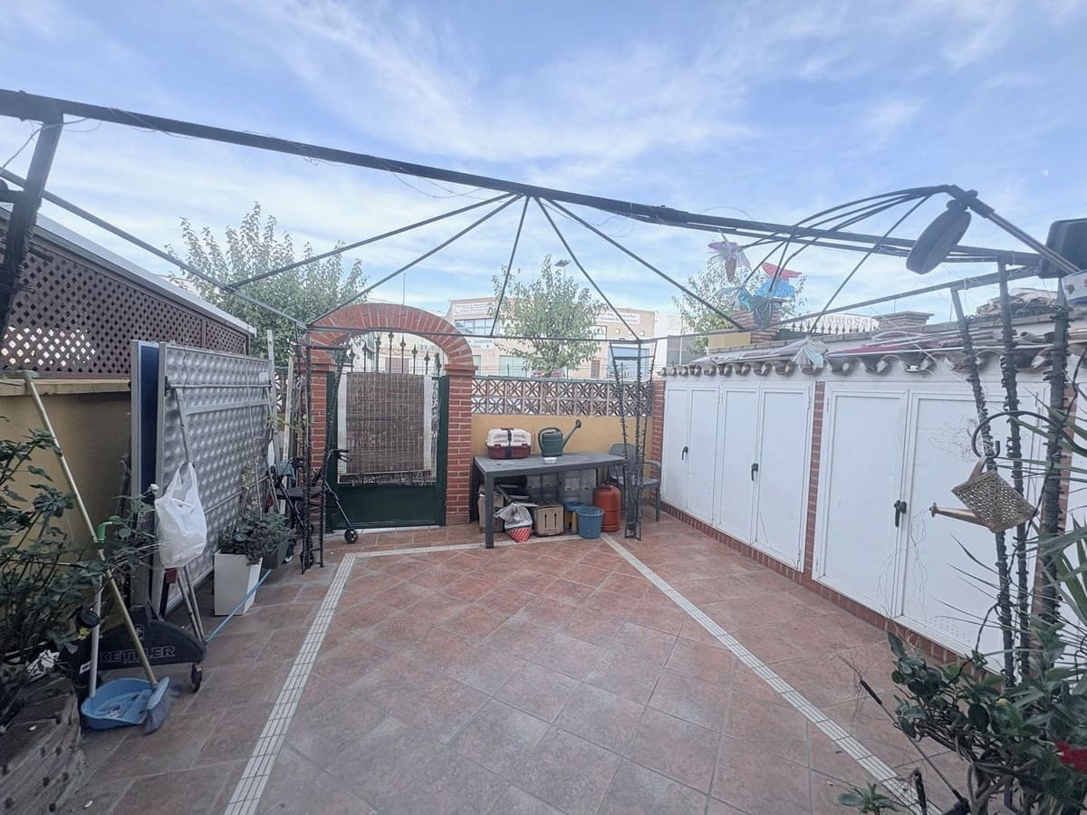 4 slaapkamer Huis te koop in San Pedro de Alcantara met zwembad garage - € 449.000 (Ref: 9448851)