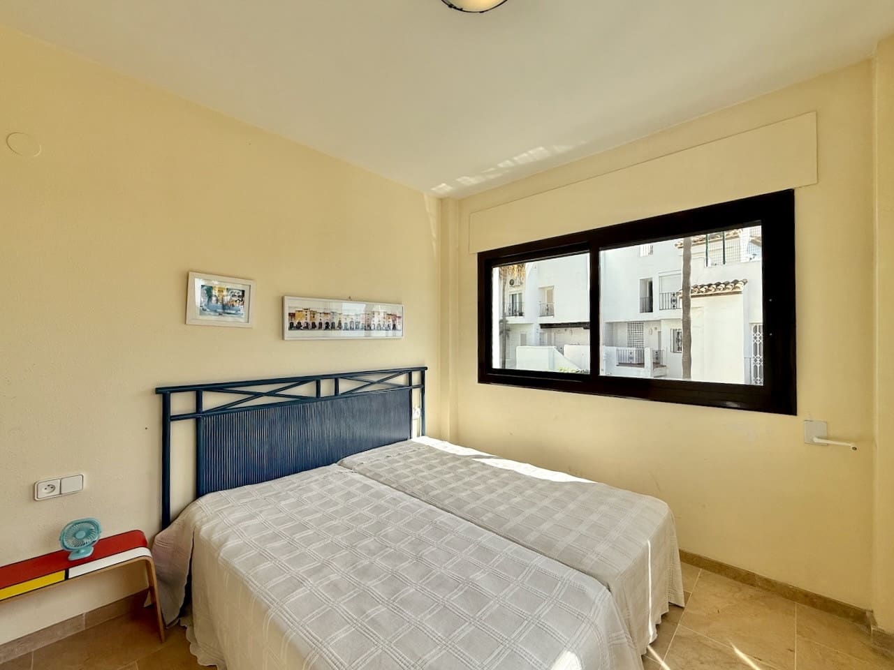 3 sypialnia Apartament na sprzedaż w La Duquesa / Puerto de la Duquesa z basenem garażem - 325 000 € (Ref: 9468148)