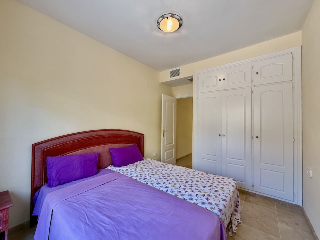 3 sypialnia Apartament na sprzedaż w La Duquesa / Puerto de la Duquesa z basenem garażem - 325 000 € (Ref: 9468148)