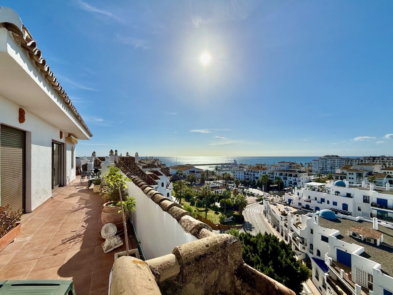 3 quarto Penthouse para venda em Manilva com piscina garagem - 690 000 € (Ref: 9468149)