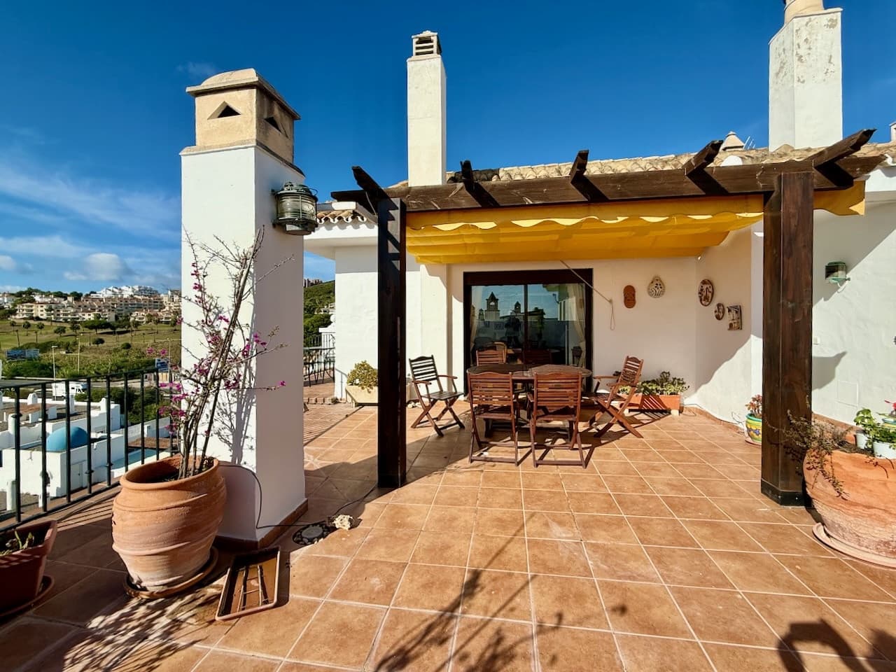 3 quarto Penthouse para venda em Manilva com piscina garagem - 690 000 € (Ref: 9468149)