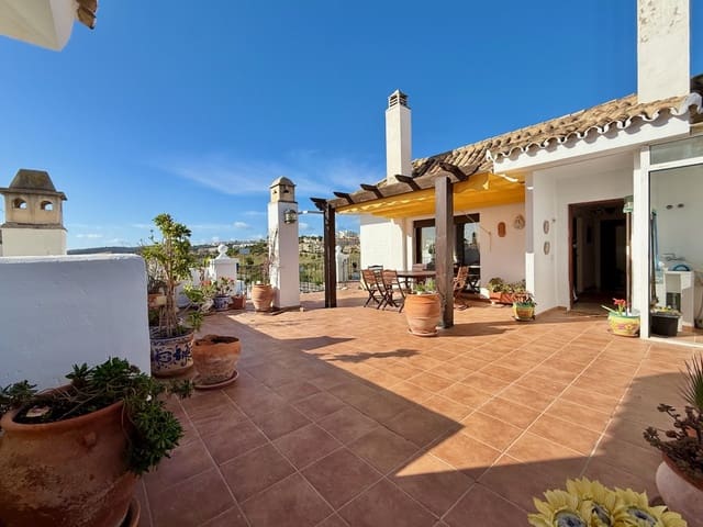 3 quarto Penthouse para venda em Manilva com piscina garagem - 690 000 € (Ref: 9468149)