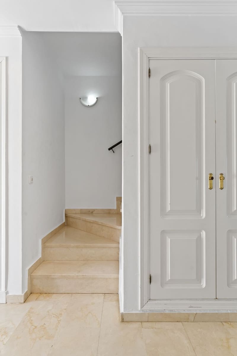 2 bedroom Apartment for sale in Mijas with pool garage - € 349,000 (Ref: 9470493)