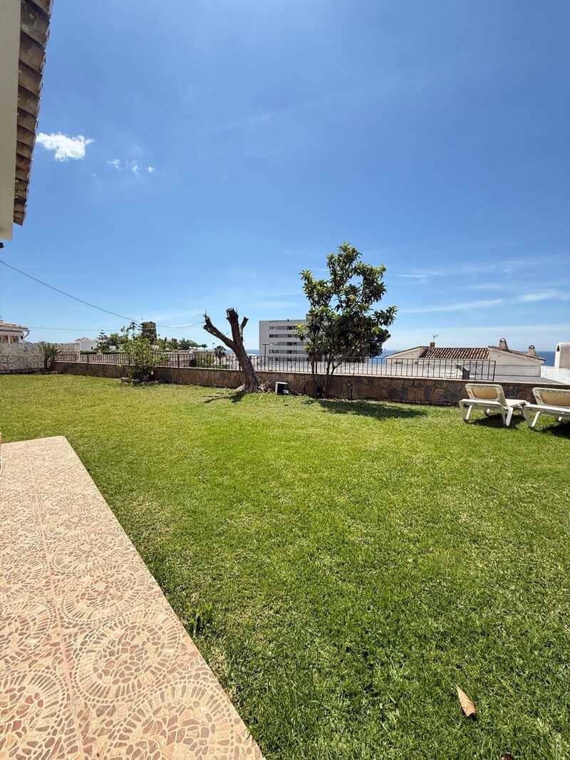 2 bedroom Villa for sale in Benalmadena with pool garage - € 820,000 (Ref: 9491097)