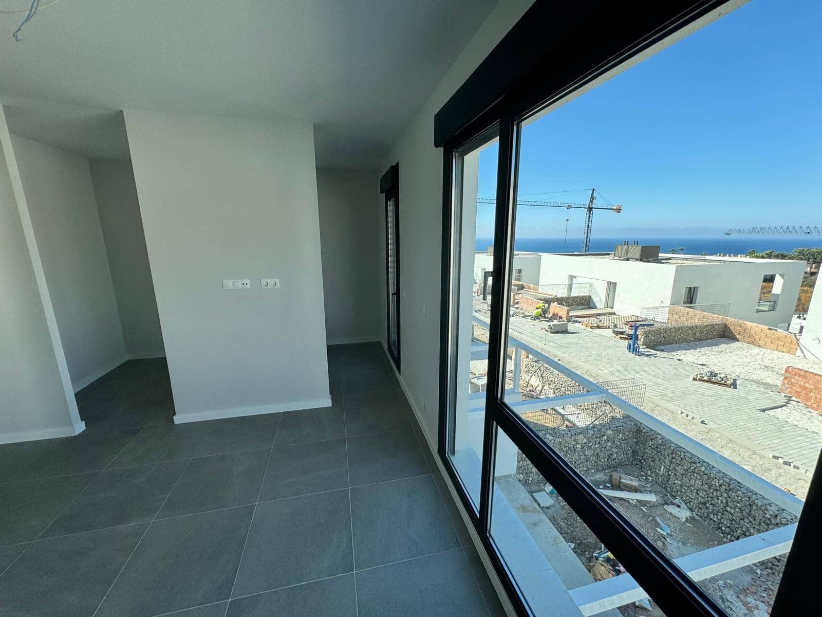 4 bedroom Semi-detached Villa for sale in Riviera del Sol with pool garage - € 685,000 (Ref: 9491100)