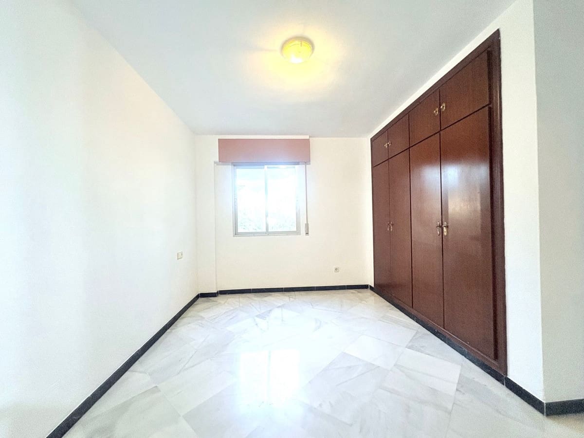 Apartamento de 3 habitaciones en San Pedro de Alcantara en venta - 349.000 € (Ref: 9526160)