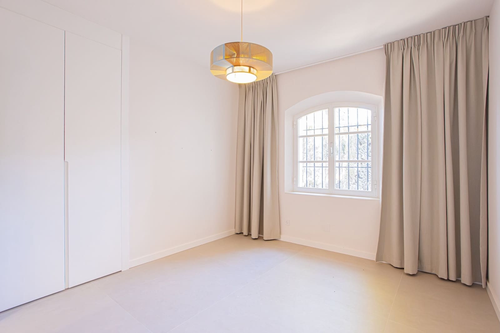 4 soveværelse Villa til salg i El Paraiso med swimmingpool garage - € 2.495.000 (Ref: 9533240)