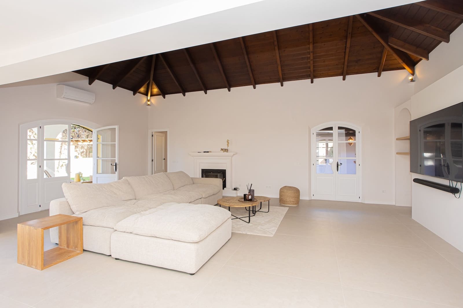 4 soveværelse Villa til salg i El Paraiso med swimmingpool garage - € 2.495.000 (Ref: 9533240)