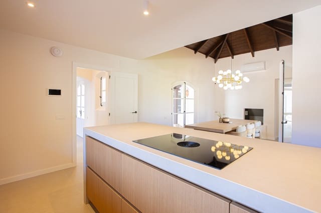 4 soveværelse Villa til salg i El Paraiso, Estepona med swimmingpool garage - € 2.495.000 (Ref: 9533240)