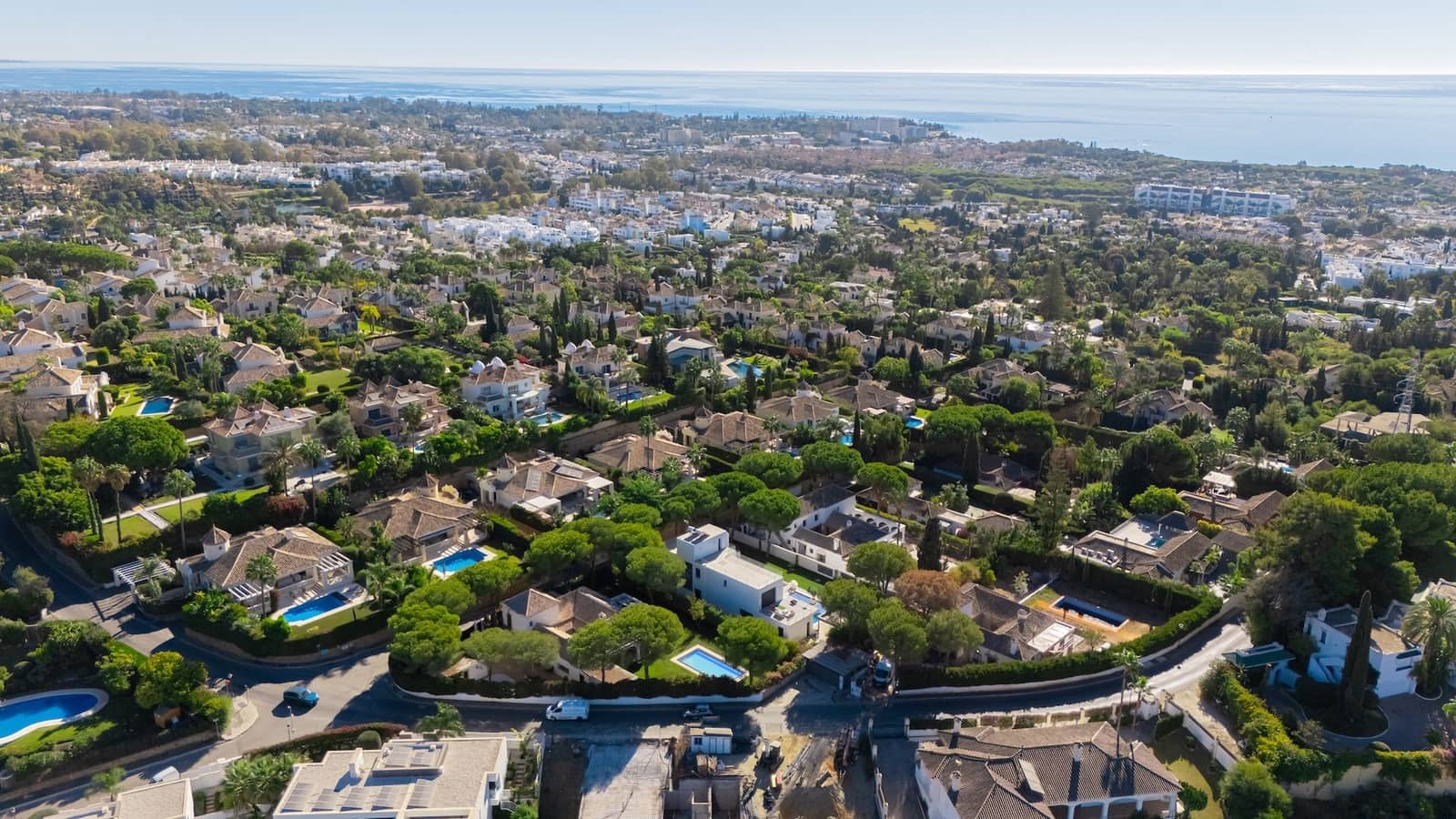 4 soveværelse Villa til salg i El Paraiso med swimmingpool garage - € 2.495.000 (Ref: 9533240)