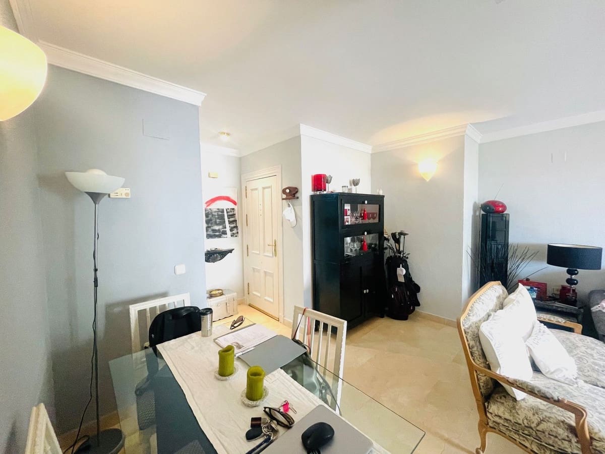 2 soverom Leilighet til salgs i La Quinta med svømmebasseng garasje - € 365 000 (Ref: 9533243)