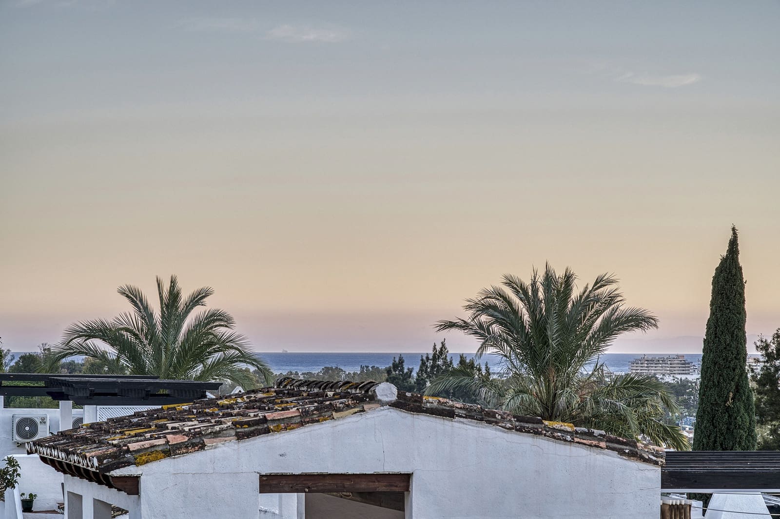 5 bedroom Apartment for sale in Marbella with pool garage - € 799,000 (Ref: 9535548)