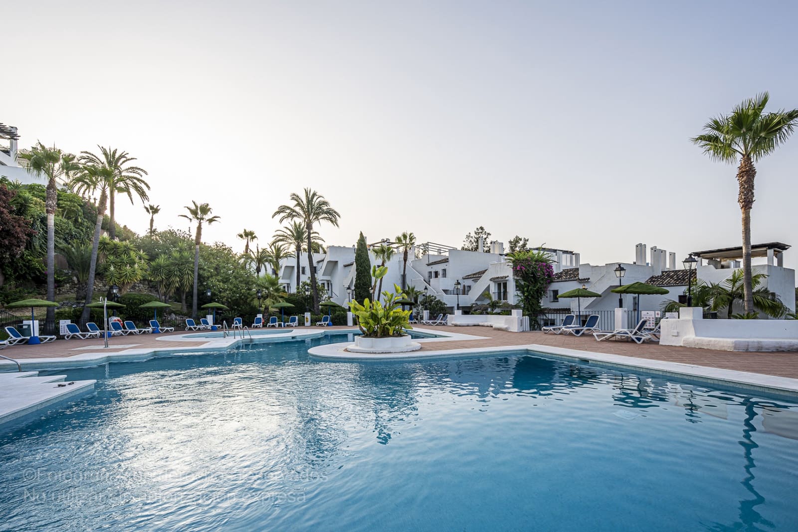 5 bedroom Apartment for sale in Marbella with pool garage - € 799,000 (Ref: 9535548)