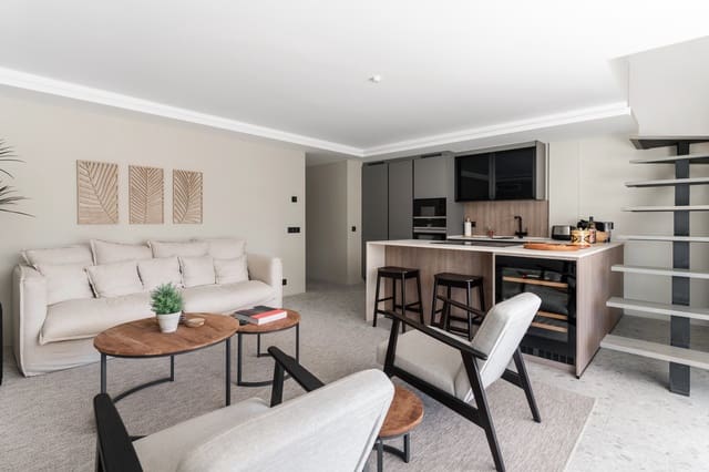 3 chambre Penthouse à vendre à Marbella avec piscine - 1 695 000 € (Ref: 9540830)