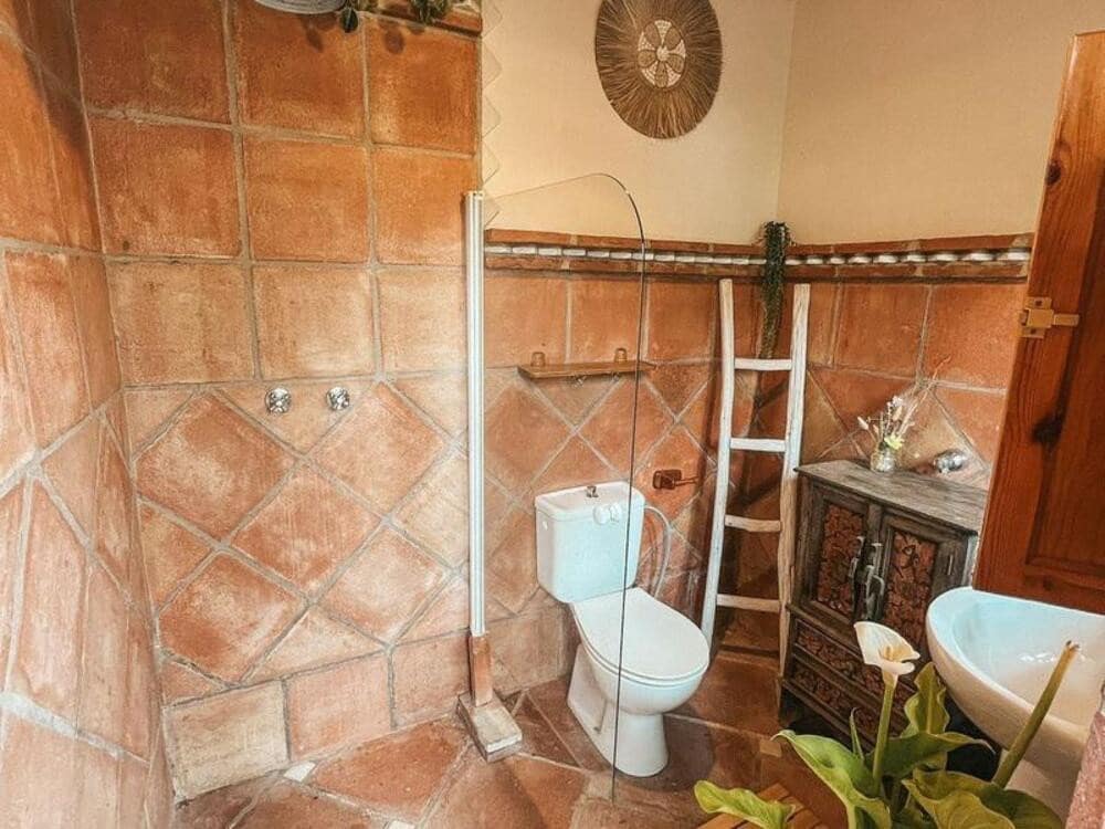 5 bedroom Villa for sale in Nueva Andalucia with pool - € 1,600,000 (Ref: 9543095)
